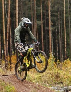 downhill mtb gear